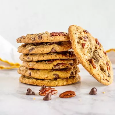 Galletas grandes de chocolate con nueces