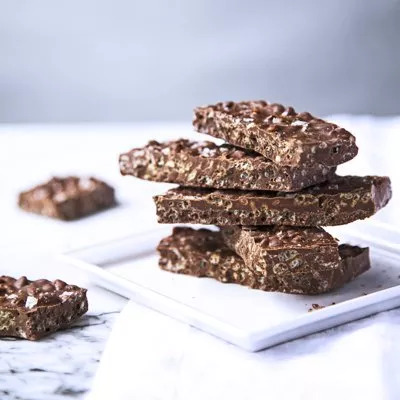 Barra crujiente de chocolate salado
