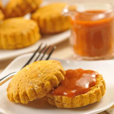 Cazuela de Tostada Francesa de Durazno y Almendras