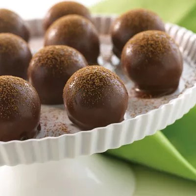 Trufas de galletas con chispas de chocolate NESTLÉ® TOLL HOUSE®