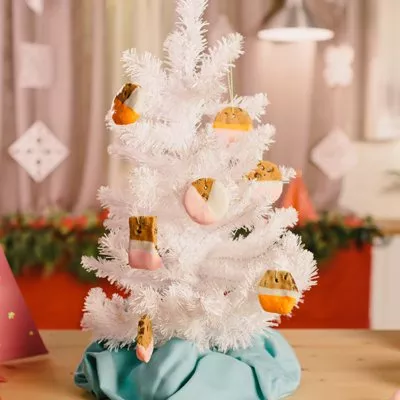 Adornos de galletas con chispas de chocolate