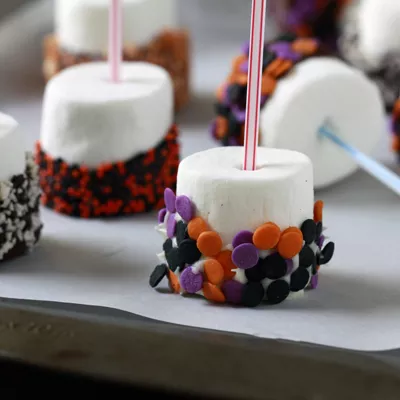 Paletas de malvavisco bañadas en Halloween