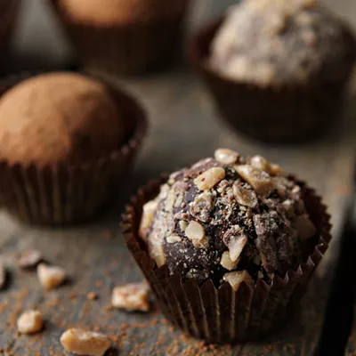 Trufas de chocolate negro con caramelo