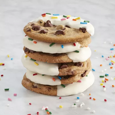 Galletas bañadas en arcoíris