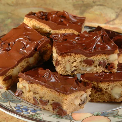 Cazuela de Tostada Francesa de Durazno y Almendras