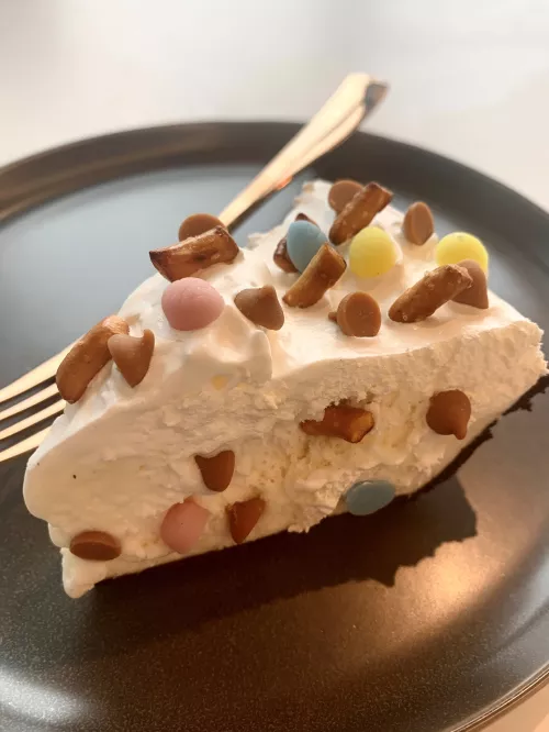 Pastel de helado de huevo de Pascua