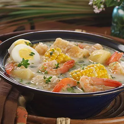 Chupe de Corvina y Camarones
