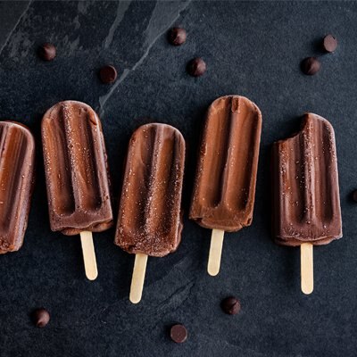 Fudgesicles de chocolate oscuro