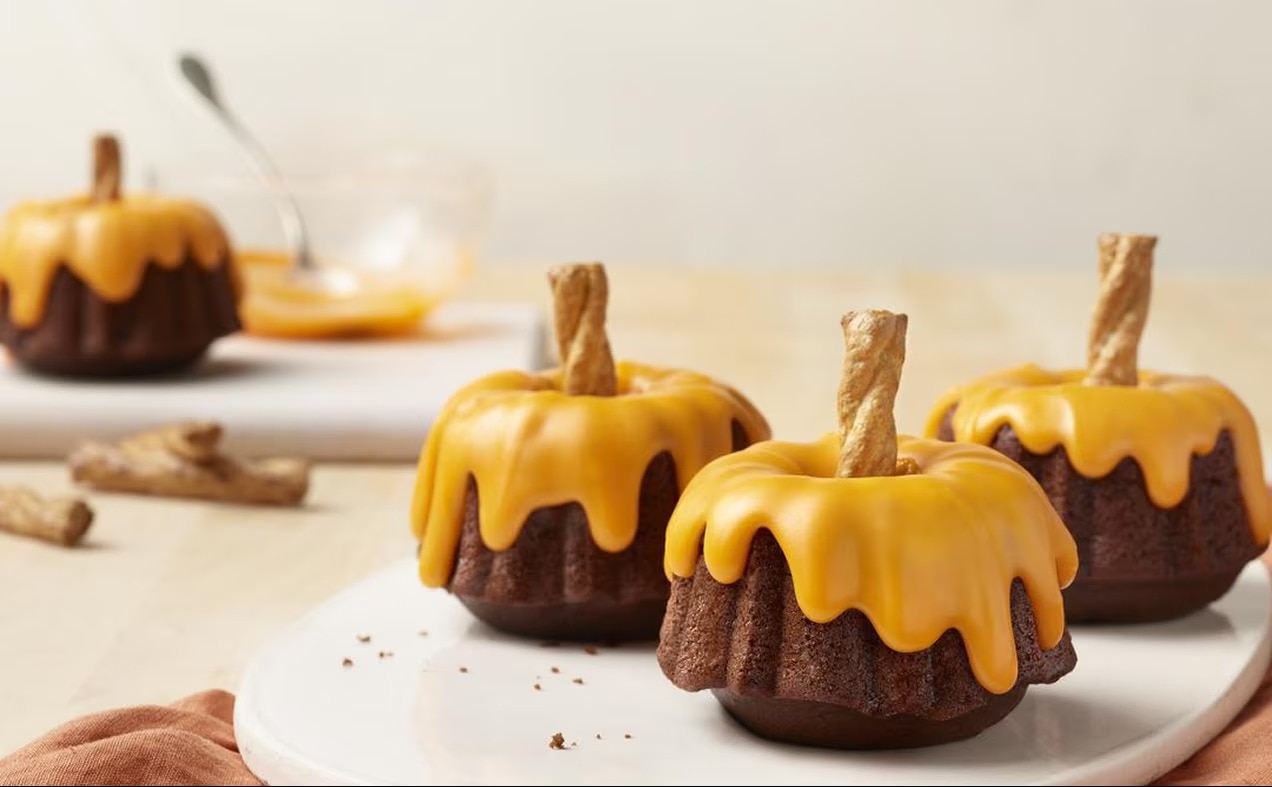 Mini Chocolate Pumpkin Bundt Cakes