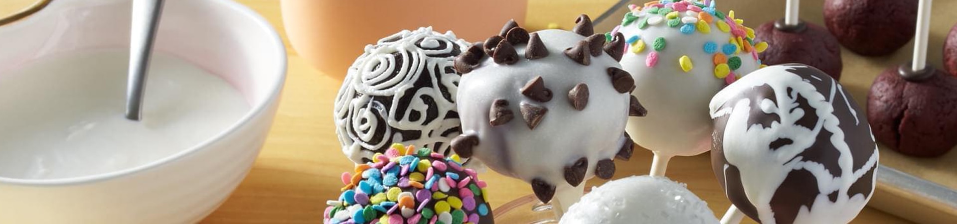 Piruletas de Terciopelo Rojo, image size:1920x450