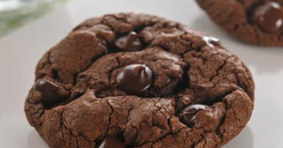 Jumbo Dark Chocolate Cookies | NESTLÉ® TOLL HOUSE®