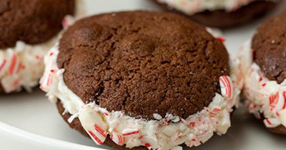 Chocolate Chip Candy Cane Cookie Sandwiches NESTLÉ® TOLL HOUSE®