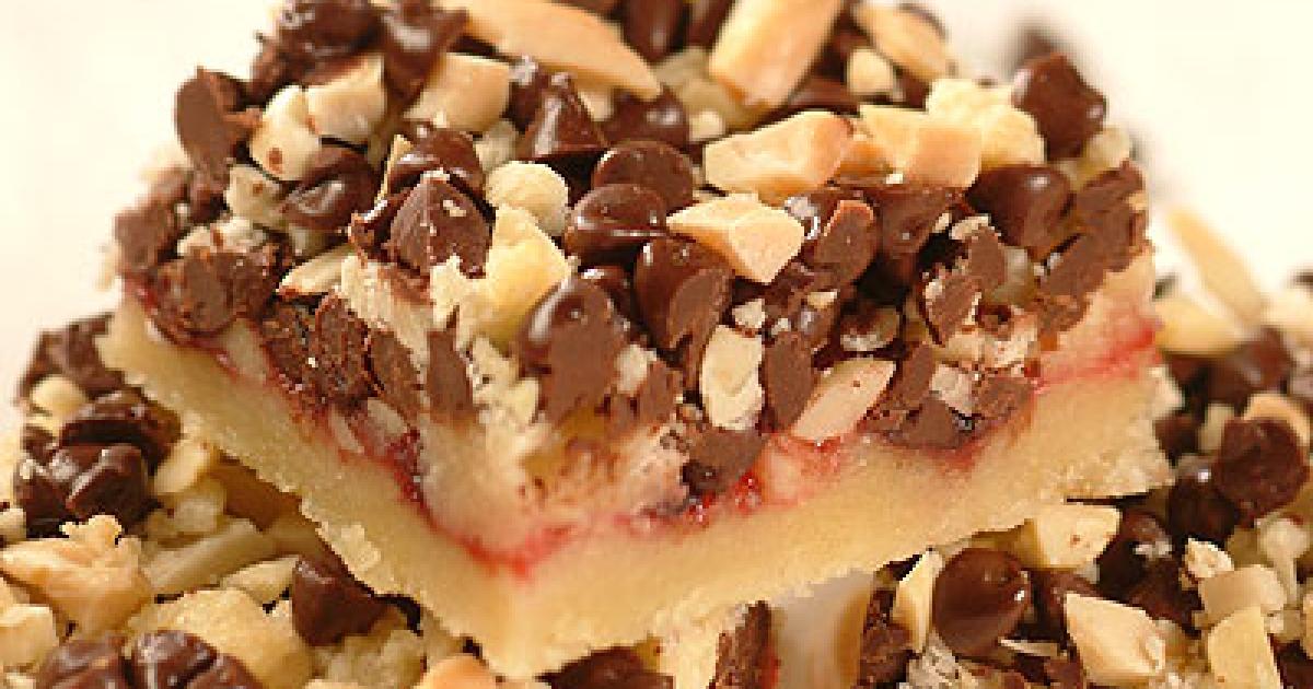 Chocolate Raspberry Nut Bars NESTLÉ® TOLL HOUSE®