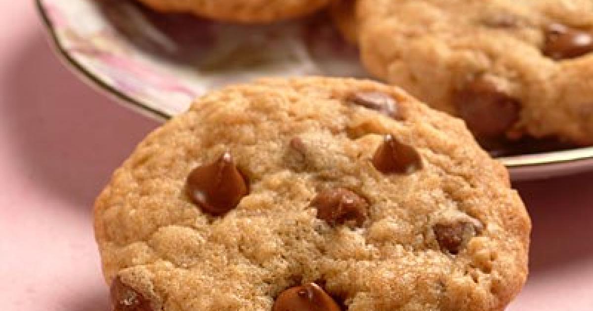 Milk Chocolate Oatmeal Cookies NESTLÉ® TOLL HOUSE®