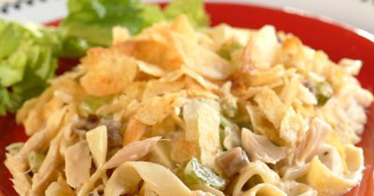 Creamy Tuna Noodle Casserole CARNATION® MILKS
