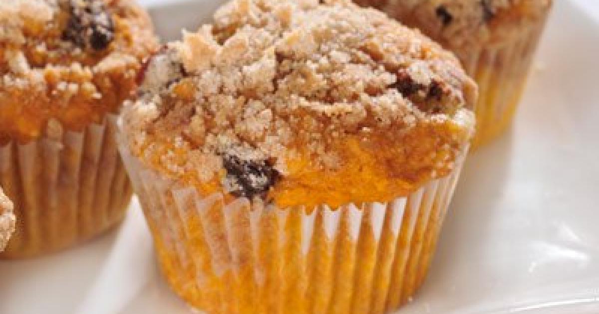 Crumble-Top Pumpkin Muffins | LIBBY'S®