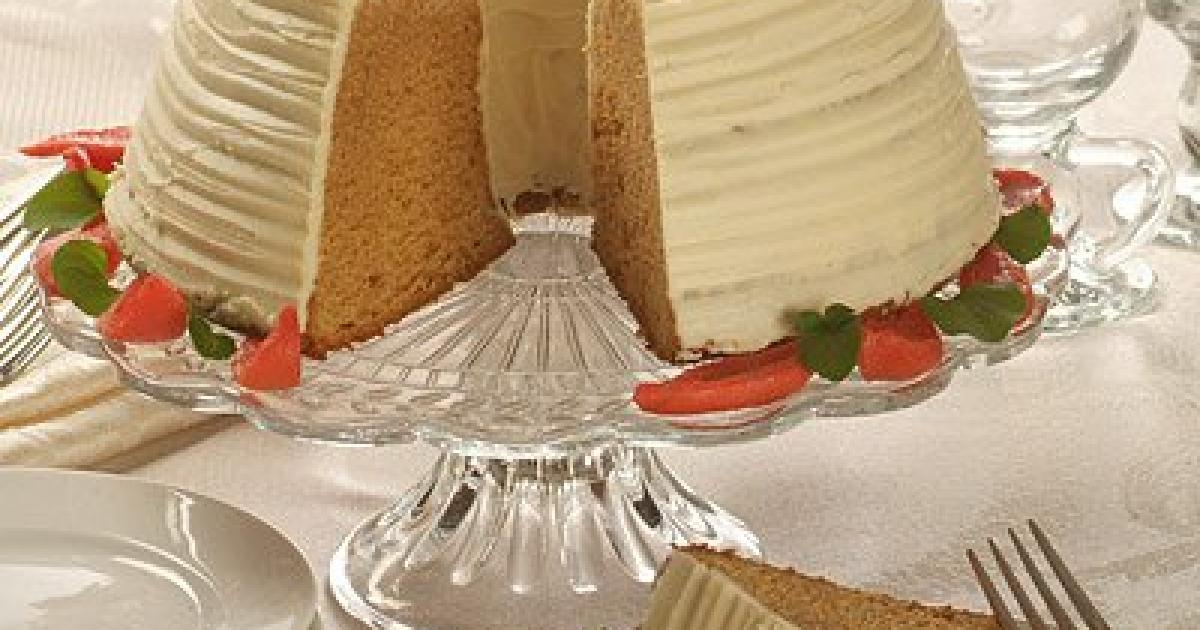 Dominican Brown Sugar Cake with CARNATION® Frosting CARNATION® MILKS