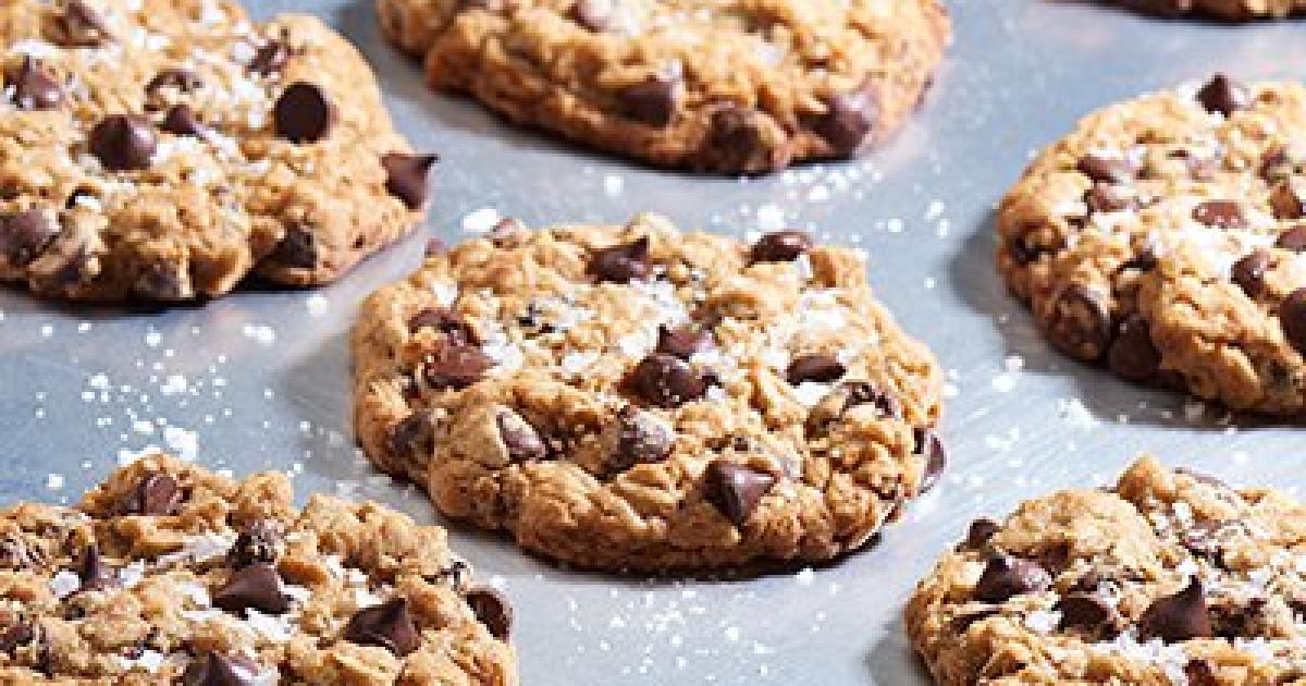 Oatmeal Raisin Chocolate Chip Cookies NESTLÉ® TOLL HOUSE®