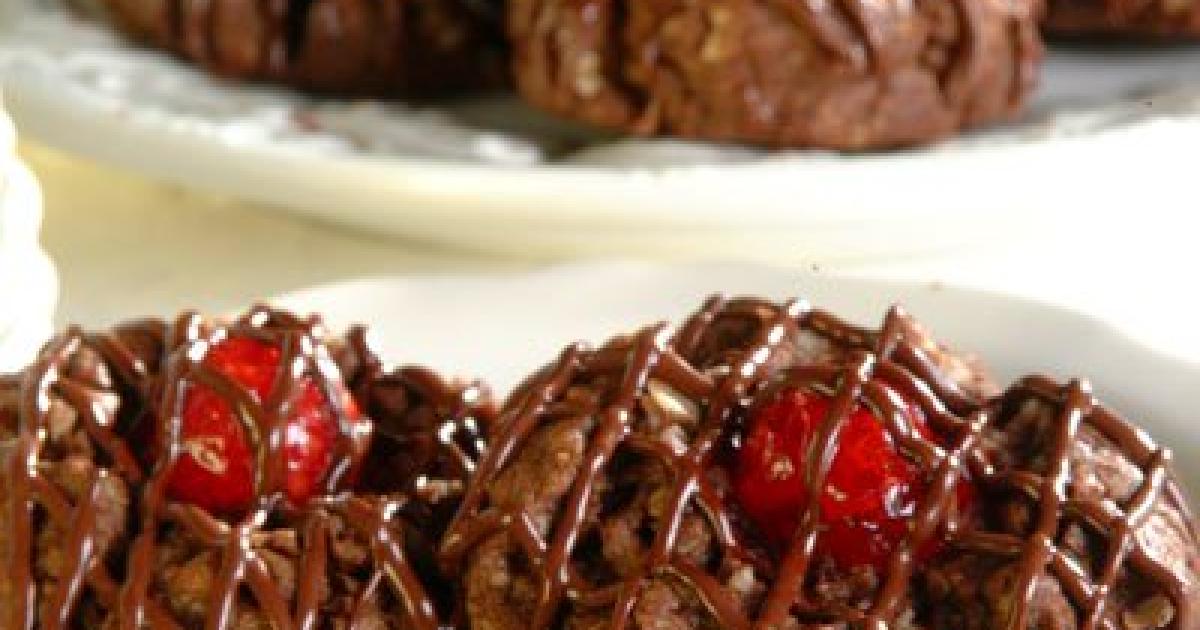 Chocolate-Cherry Thumbprints | NESTLÉ® TOLL HOUSE®