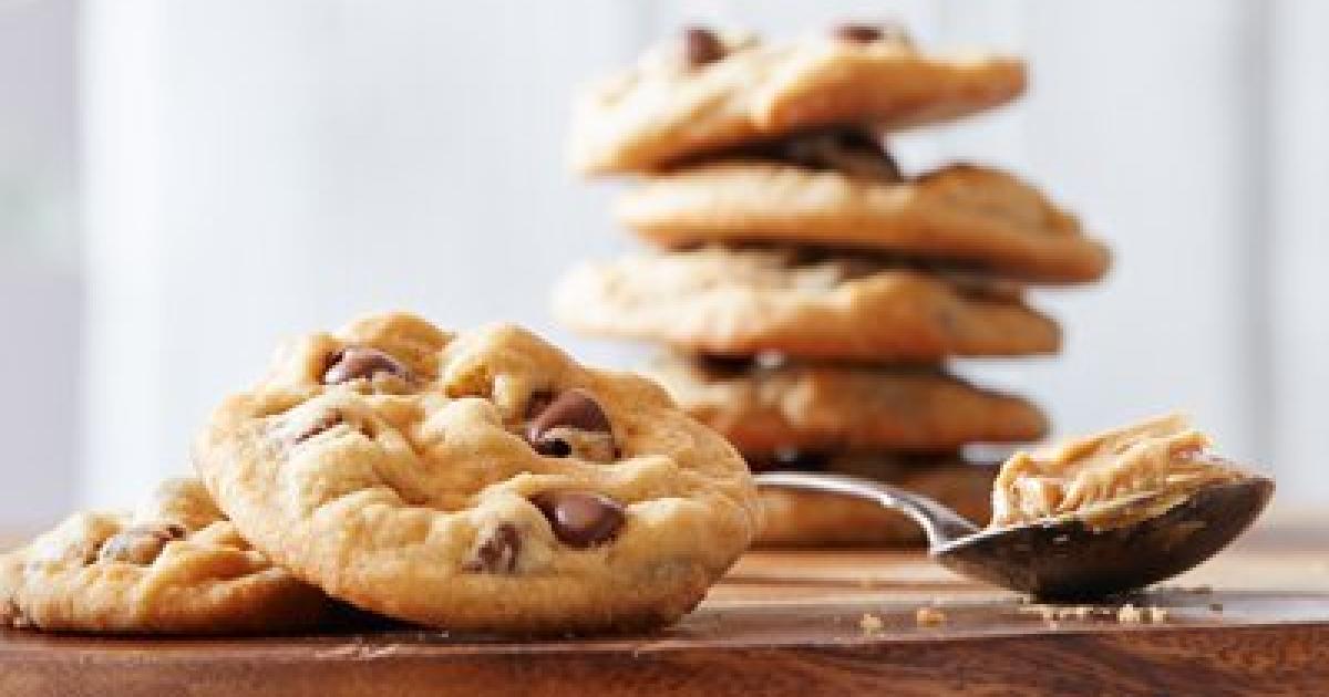 Old-Fashioned Peanut Butter Chocolate Chip Cookies
