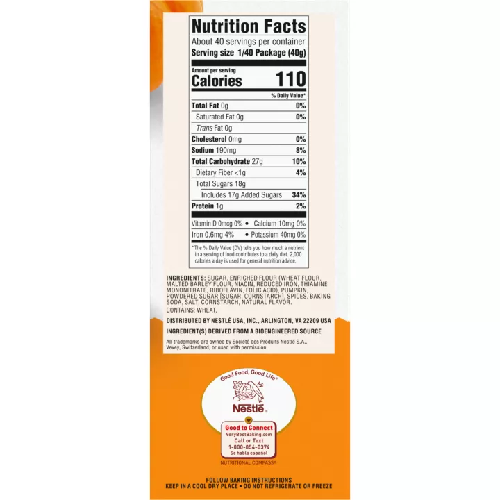 Fotografía del ángulo derecho de una caja de color naranja claro y marrón del Kit de Pan de Calabaza Libby's. Tiene la marca Libby's y el logotipo rojo y blanco sobre dos hogazas de pan y dos rebanadas de pan de calabaza, y una etiqueta naranja oscuro con blanco que muestra el nombre del producto en letras blancas bajo la ilustración de una calabaza.