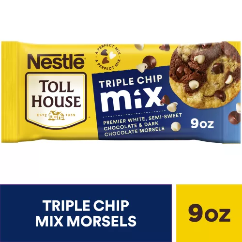 Bolsa de Triple Chip Mix con una galleta y trozos de chocolate amargo, semiamargo y blanco flotando, y lee mezcla perfecta