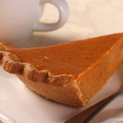 Whole-Grain Pie Crust with LIBBY’S® Famous Pumpkin Pie Filling