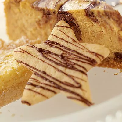 Cazuela de Tostada Francesa de Durazno y Almendras