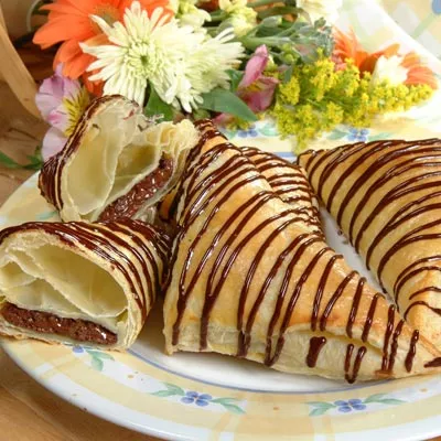 Cazuela de Tostada Francesa de Durazno y Almendras