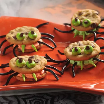 Cazuela de Tostada Francesa de Durazno y Almendras