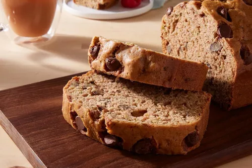 Cazuela de Tostada Francesa de Durazno y Almendras