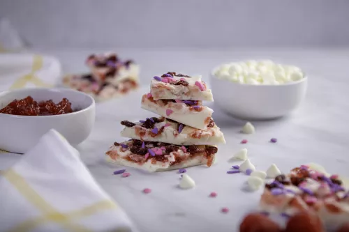 Cazuela de Tostada Francesa de Durazno y Almendras