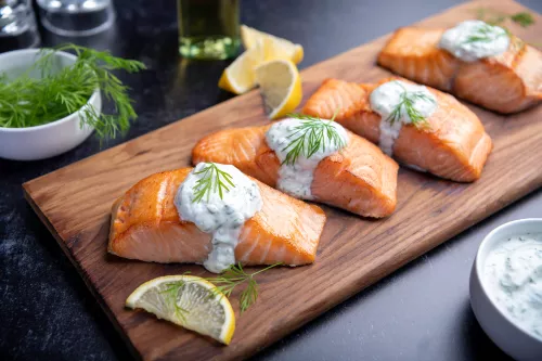 Grilled Salmon with Creamy Dill Sauce