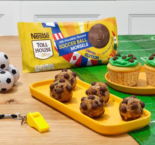 Bocaditos energéticos con forma de balón de fútbol de Toll House