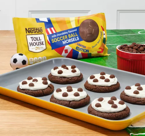 Galletas con forma de balón de fútbol de Toll House