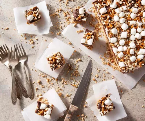 No Bake Pretzel Peanut Butter Squares