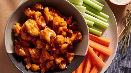 Baked Buffalo Cauliflower Bites