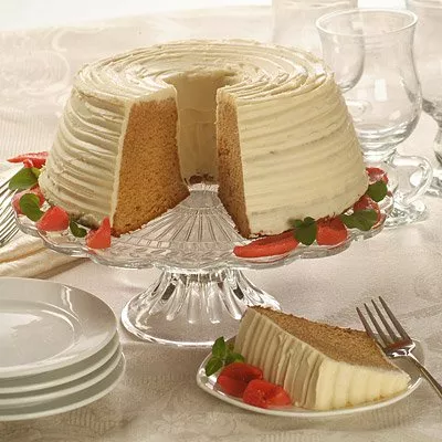 Dominican Brown Sugar Cake with CARNATION® Frosting
