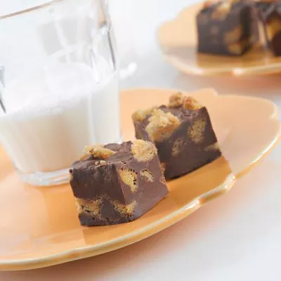 Easy NESTLÉ® TOLL HOUSE® Cookie Fudge