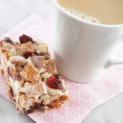Easy No-Bake Crunchy Cranberry Almond Bars