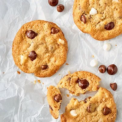 NESTLÉ® TOLL HOUSE® Triple Chip Cookies