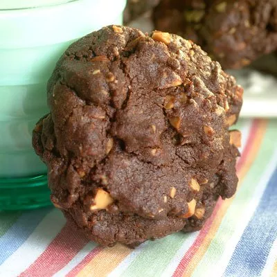 Chocolate Peanut Cookies