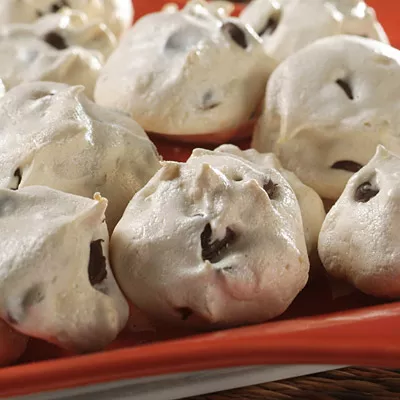 Splenda® Sugar Blend for Baking Chocolate Chip Meringue Crisps