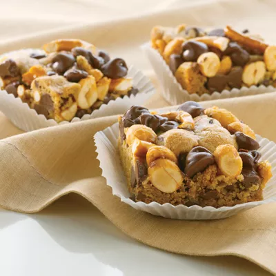 Chocolatey Peanut Pretzel Bars
