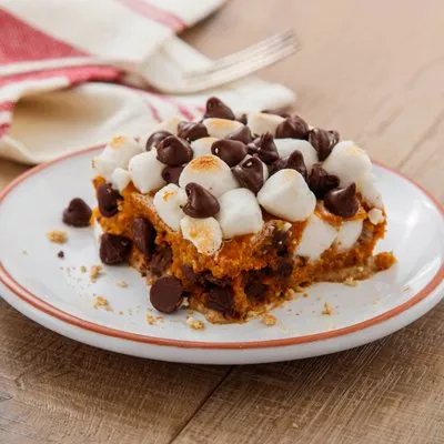 Cazuela de Tostada Francesa de Durazno y Almendras