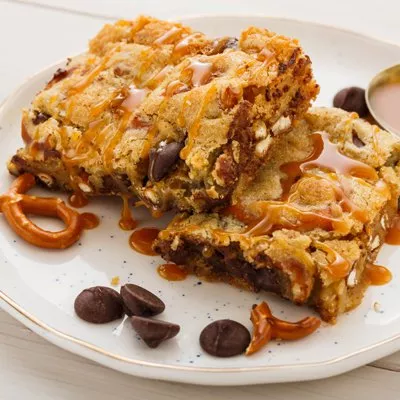 Cazuela de Tostada Francesa de Durazno y Almendras