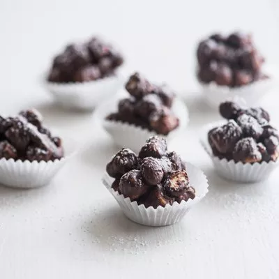 Cazuela de Tostada Francesa de Durazno y Almendras
