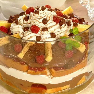 Cazuela de Tostada Francesa de Durazno y Almendras