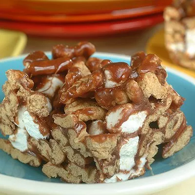 Cazuela de Tostada Francesa de Durazno y Almendras