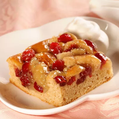 Cazuela de Tostada Francesa de Durazno y Almendras